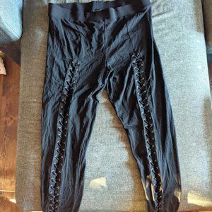 black leggings with detail